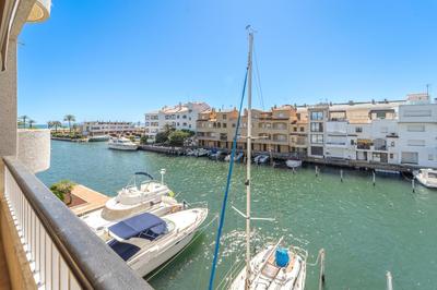 WELCS APARTAMENTO 145 EMP con vistas al canal