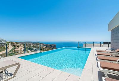 Villa Falqui by Abahana Villas