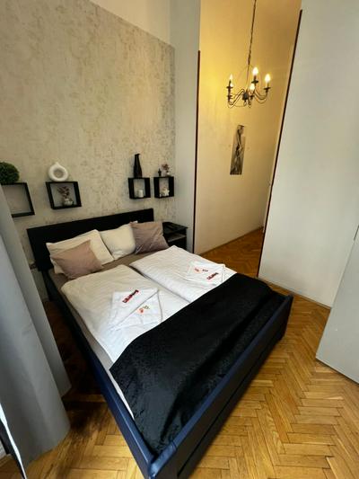 Spring Roses Downtown Boutique Apartment 2 ON THE FAMOUS VÁCI FASHION STREET FREE COFFEE, TEE