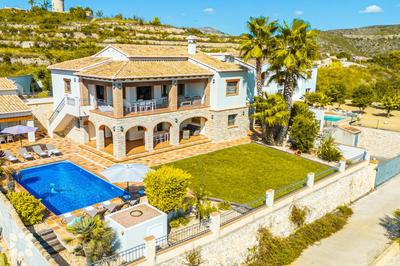 Villa Fortezza by Abahana Villas