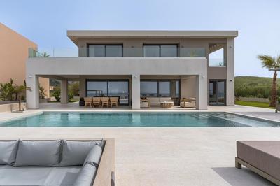 LUXURY VILLA EOS Beachfront 20 metres from the sea