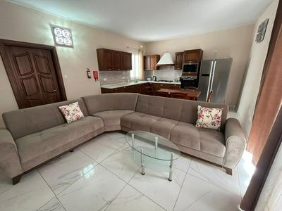 Mellieha large 4 Bedroom Apartment -sleeps 8 Prime Location- Beach 950m