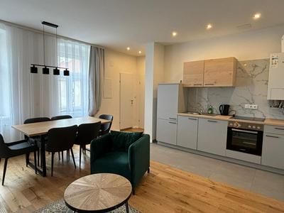 schönes Design, 3 Queensize-Betten, Walk In Dusche, Küche komplett mit Nespresso, Kinder Zusatzpaket möglich Kleinkinderbett, Kindergeschirr, Hochstuhl