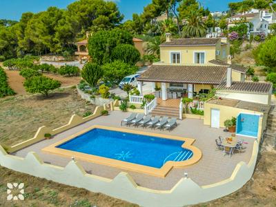 Villa Gema by Abahana Villas