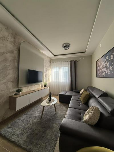 Sunny Hill - Parking - Fenced Garden - Luxury Loft