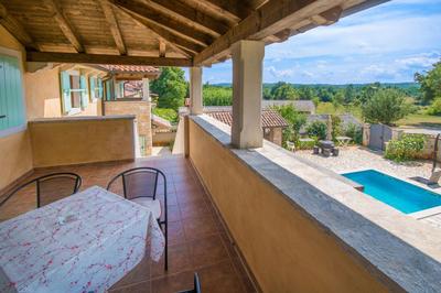 Villa Sandi, mediterranean Villa with pool and jacuzzi