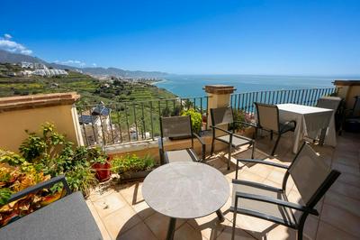 TAMANGO HILL 3-1B NERJA Menyber