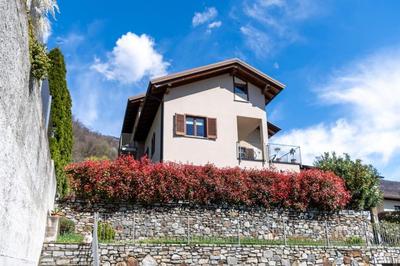 Casa Vista Lago