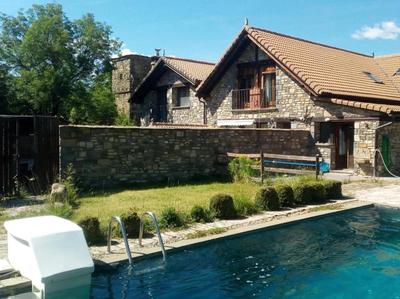 Beautiful 5-Bed Villa in Villanovilla