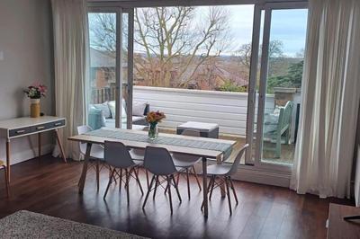 Stunning Wimbledon flat