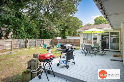 Leisure Cottage - Minutes from the Beach