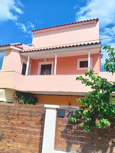 Voula's maisonette