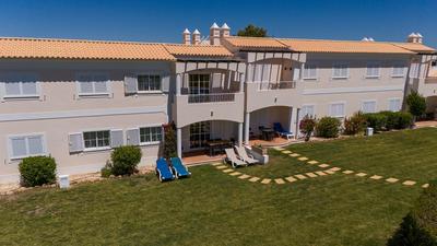 Apartamento no Condomínio Baia Village com Piscina