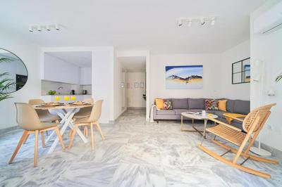 Modern City Centre Apartment w/ Terrace & Fast WIFI