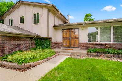 Large Home, 2 Living Rooms, Great for Family/Pets!