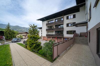 Apartmant Roleen TopC32 by Four Seasons Apartment
