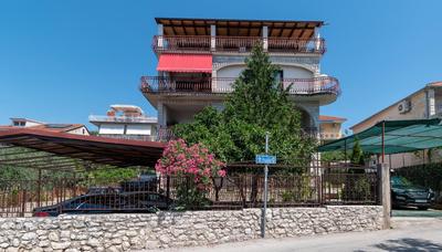 Sea view apartment-20 m from the sea