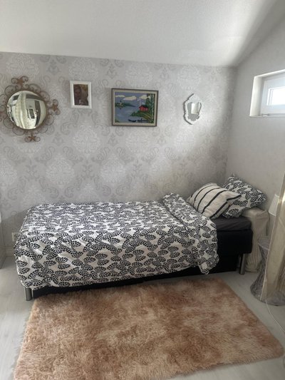 Small guest room