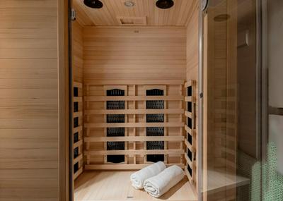 Stylish Natural Apartment with SAUNA - Heroes Square