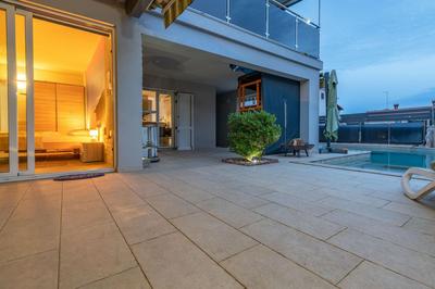 Villa Balu, a charming apartment with pool near Pula
