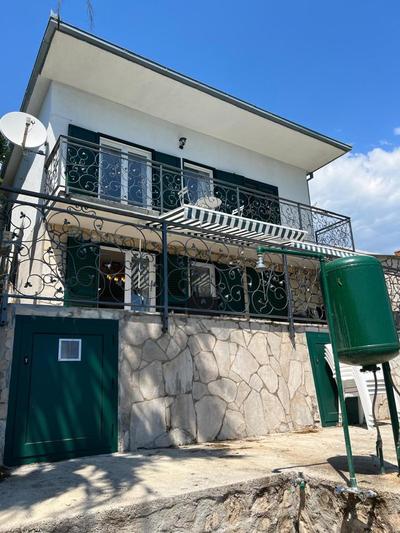 Villa Amarela