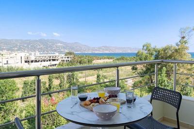 Sea Side Apartment