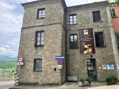 Stunning 2-Bed Apartment in Borgo val di Taro