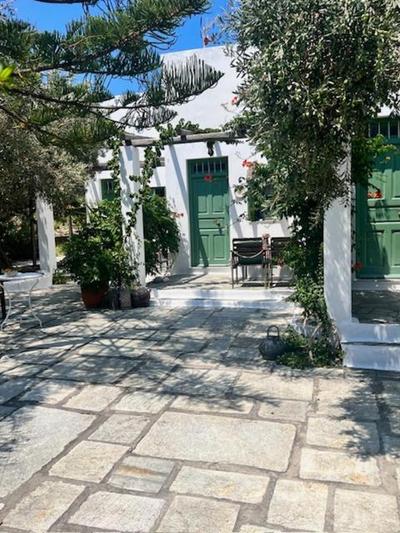 Xarites Skyros