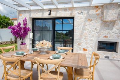 LUZ BLANCA Rooftop seaview villa