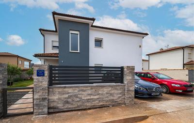 Nice Home In Vodnjan With Ethernet Internet