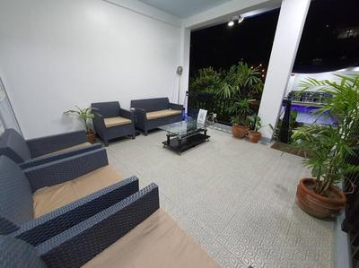 Dielle's Garden, a family staycation home