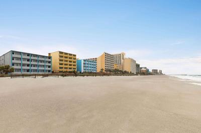 Days Inn by Wyndham Myrtle Beach-Beach Front