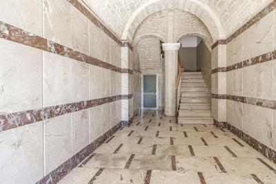 Lovely Piazza Santa Maria Apartment
