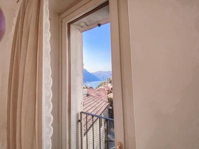 LakeOfComo Abitazione vista lago con parcheggio e giardino