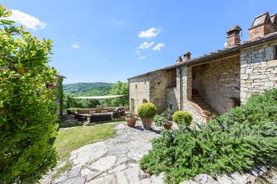 Villa Cavallari by Mmega