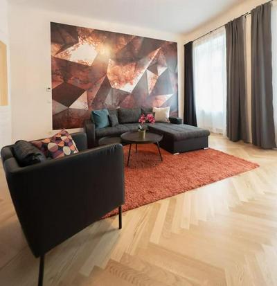 Stylish Apt for 4 near MuseumsQuartier Metro U2 & U3