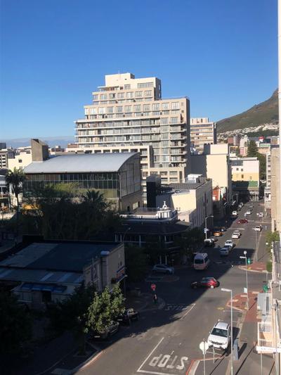 Cape Town flat in perfect location