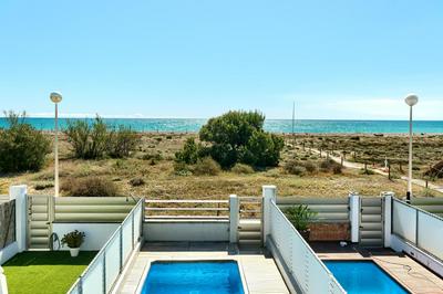 Casa frente al mar con piscina privada