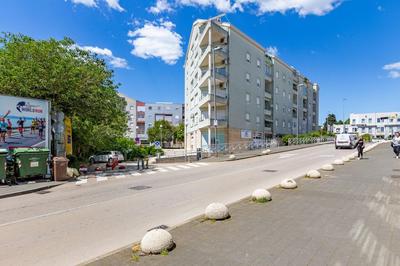 Di Di Taj Apartment with large balcony and BBQ