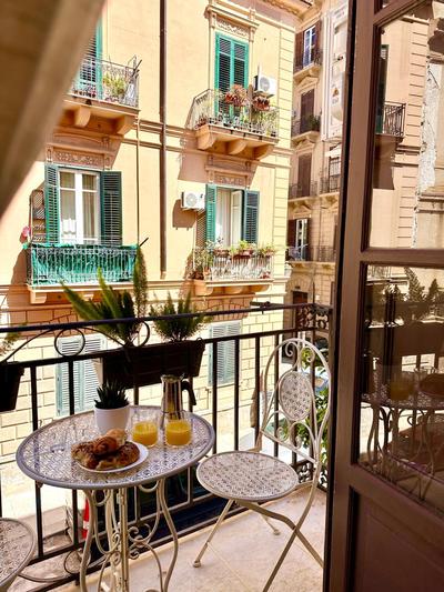 Kalsa Baroque Apartment