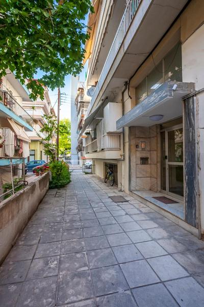 Mazi Rooms Charilaou 2,1