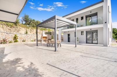 SoHa luxury house