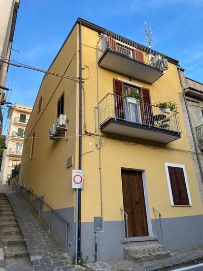 B&B Cellini