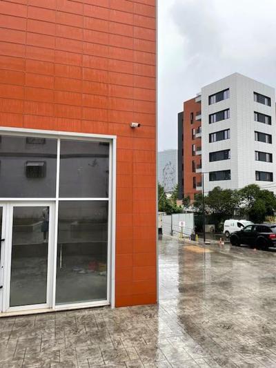 Luxury apartment next to US embassy