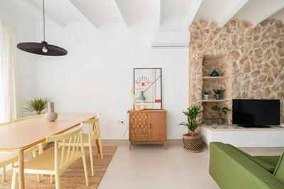 Casa con historia en el centro.