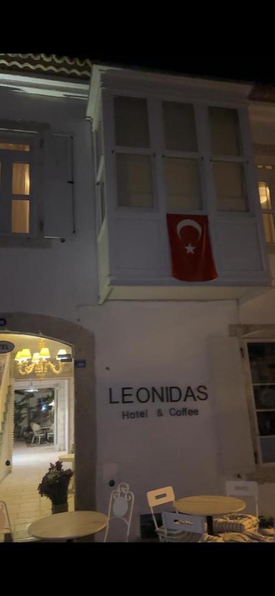 Leonidas Hotel