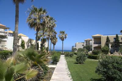 Elias 1-Bedroom Apartment on the beach with pool