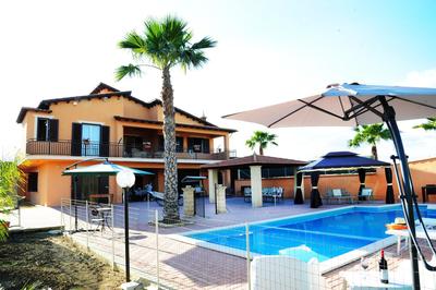 Villa Gioiosa Vacation in Sicily with private fenced pool & hydro-massage Please read, leggete, Host info before requesting