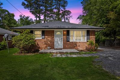 Cozy Brick Ranch Retreat-near DUKE, Dwntwn, RDU Airport