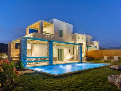Plioni Villas With Private Pool & Suites With Hot Tub